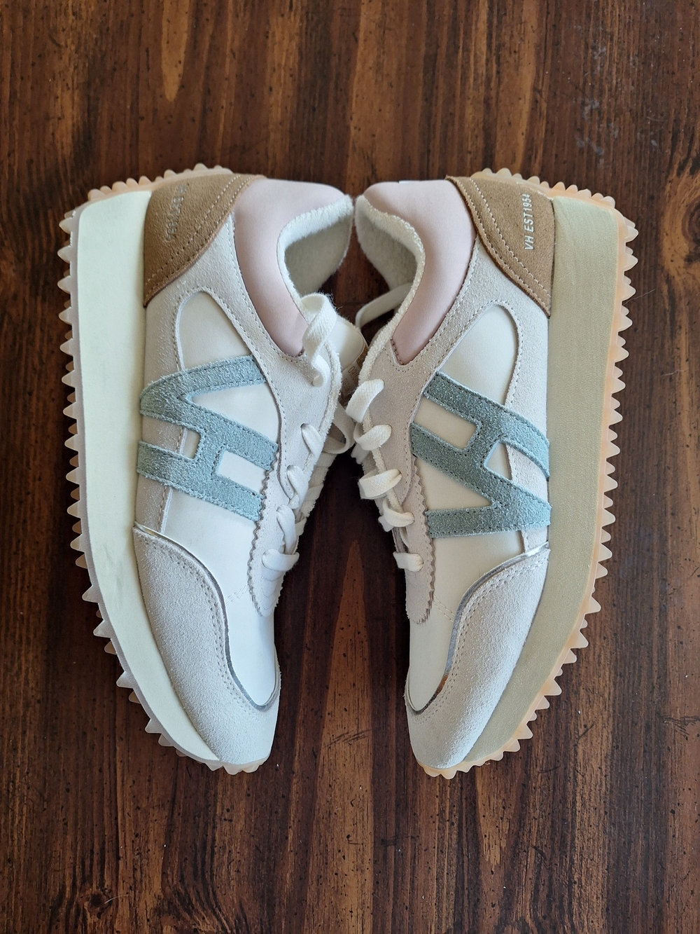 Vintage Havana Cosmic Sneakers. Like New. Sz 8